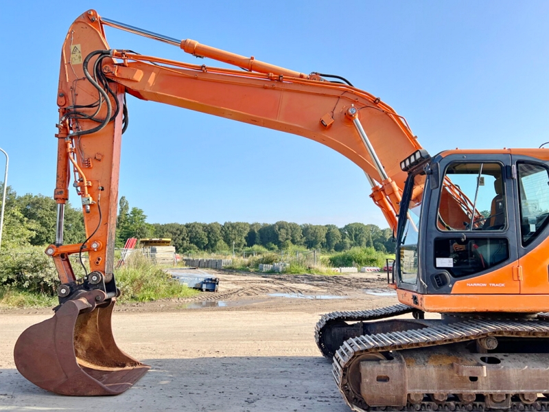 Doosan DX255 Used 25 Ton Medium Excavator Original Korea Cheap Price Digger Wholesale
