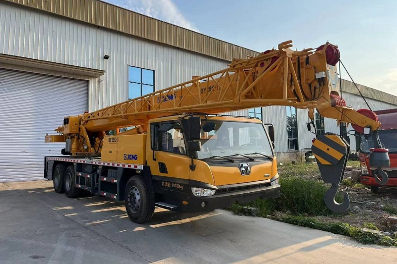 Application Of Truck Cranes In High-Rise Building Construction
